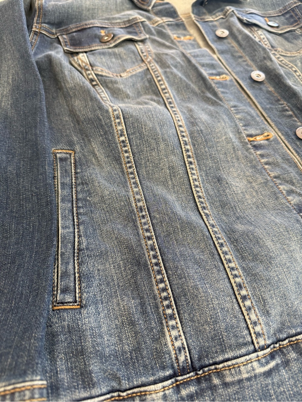 torrid NWOT Indigo Blue Classic Denim Jacket Sz 4 - Picture 3 of 4